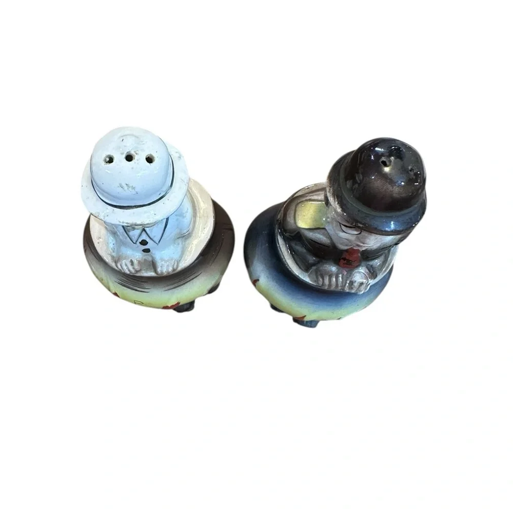 Vintage Japan Salt & Pepper Shakers Men in Boiling Pots‎ Ceramic Anthropomorphic